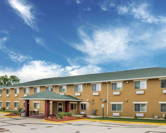 Quality Inn Manitowoc Compare Deals