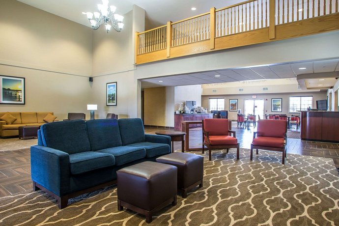 Comfort Suites Delavan Lake Geneva Area Compare Deals