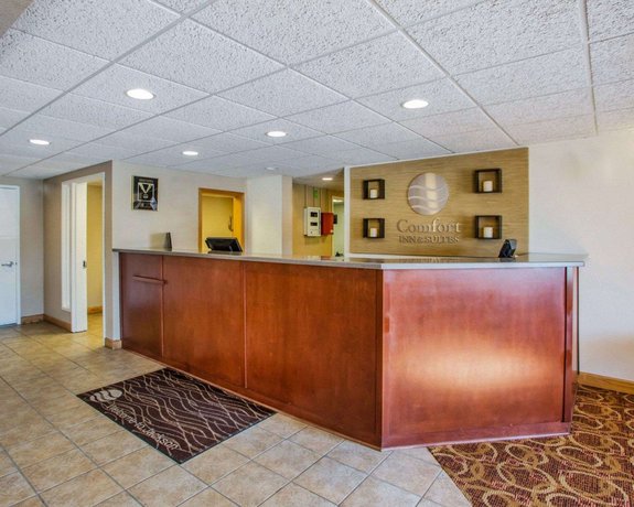 Comfort Inn Suites Jackson West Bend Compare Deals