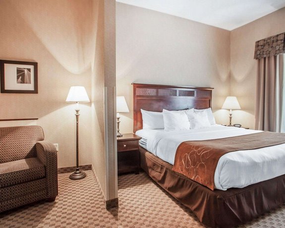 Comfort Suites Milwaukee Park Place Compare Deals