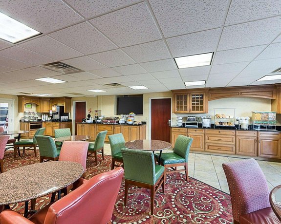 Comfort Suites Airport Wichita Compare Deals