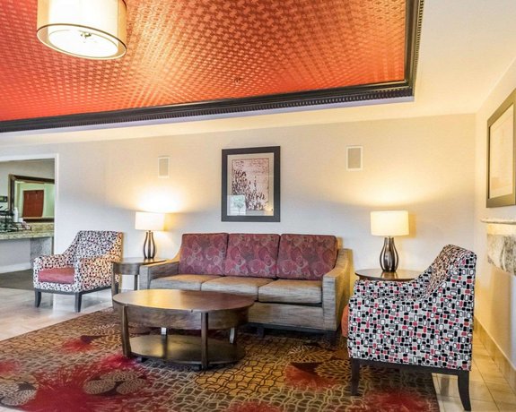 Quality Inn Suites University Airport Louisville Compare Deals