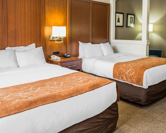 Comfort Suites Waldorf Compare Deals