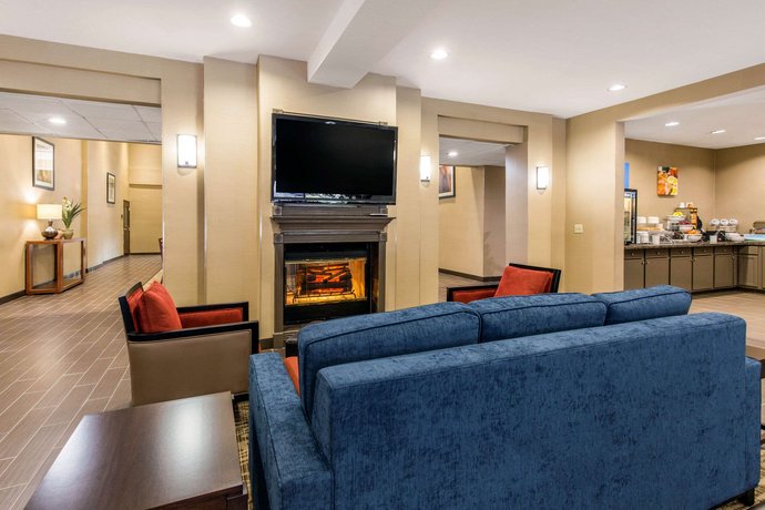 Comfort Inn Suites Iah Bush Airport East Houston Compare
