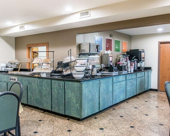 Comfort Inn Suites Taylor Michigan Compare Deals
