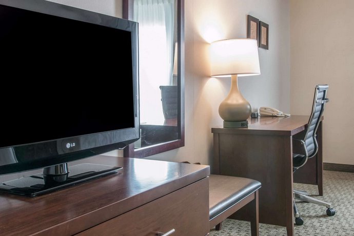 Comfort Suites Wixom Novi Compare Deals
