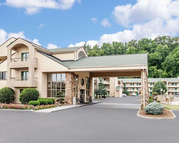 Quality Inn Suites At Dollywood Lane Pigeon Forge Compare Deals