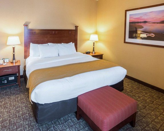 Comfort Suites Canal Park Duluth Compare Deals