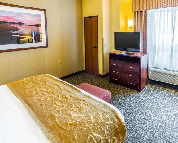 Comfort Suites Canal Park Duluth Compare Deals