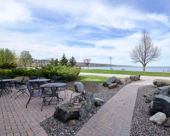 Comfort Suites Canal Park Duluth Compare Deals