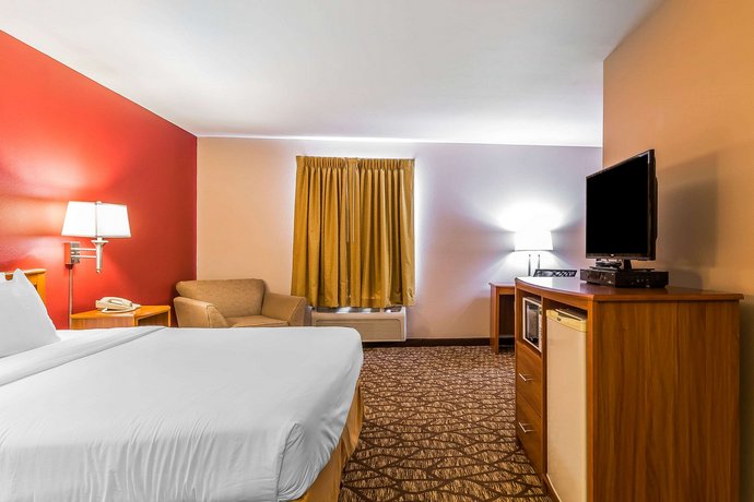 Quality Inn Suites Chesterfield Village Springfield Compare Deals