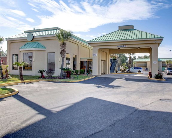 Econo Lodge Inn Suites Gulfport Compare Deals