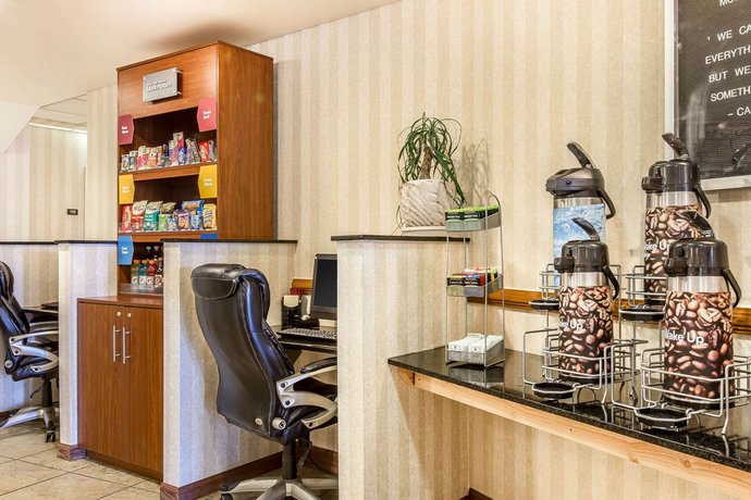 Comfort Suites Summit County Dillon Compare Deals