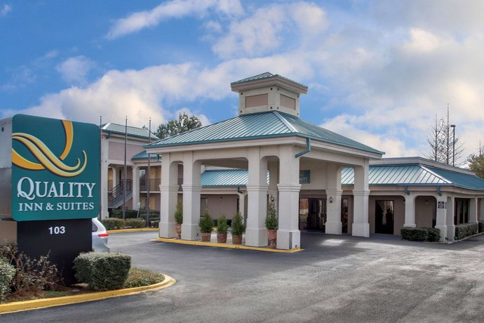 Quality Inn Clinton Compare Deals