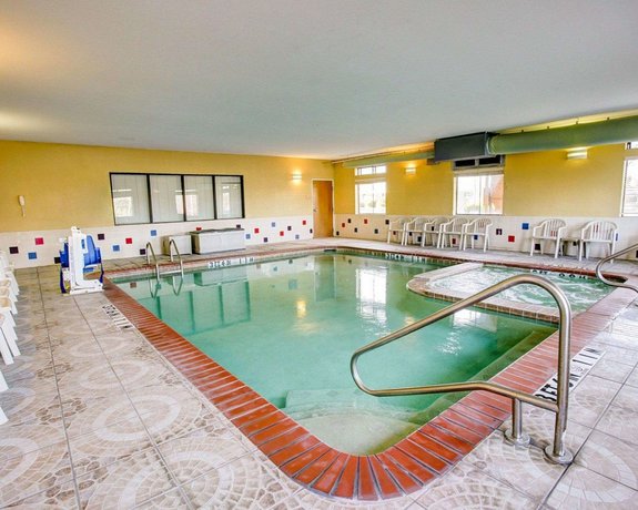 Comfort Suites Brenham Compare Deals