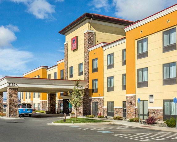 Comfort Suites Airport Helena Compare Deals