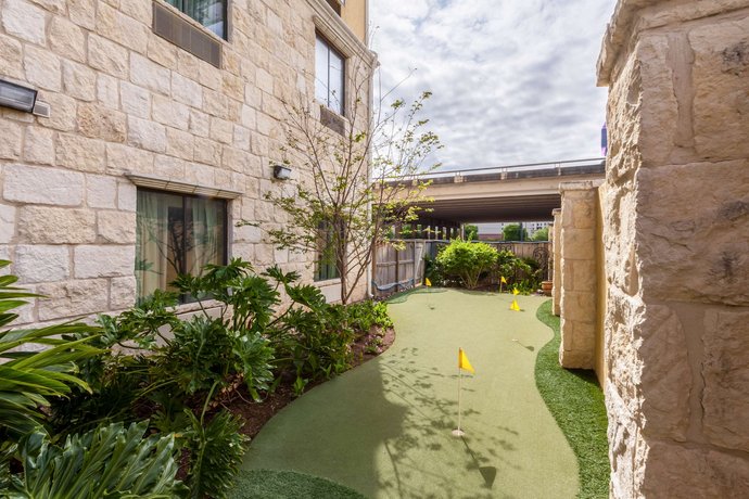 Comfort Suites Alamo Riverwalk San Antonio Compare Deals
