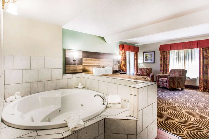 Quality Inn Black Mountain Compare Deals