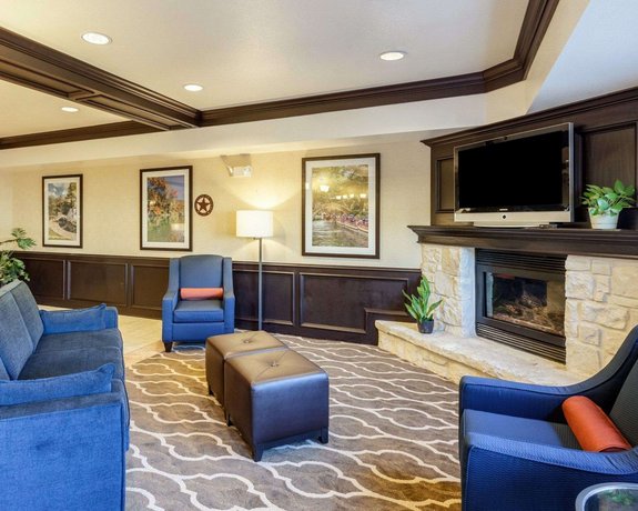 Comfort Inn Suites Texas Hill Country Boerne Compare