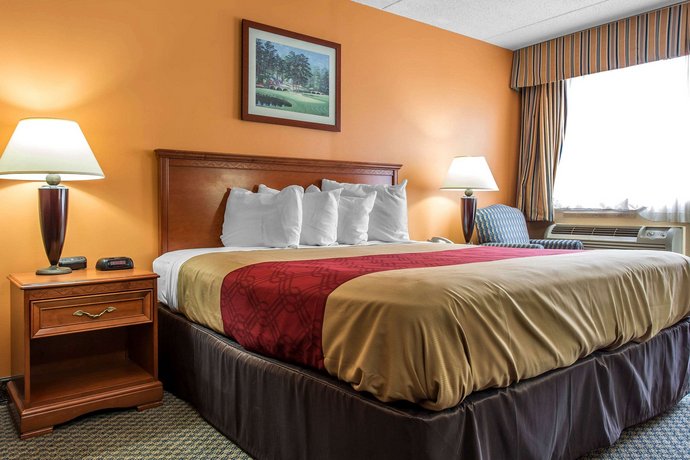 Econo Lodge & Suites Southern Pines