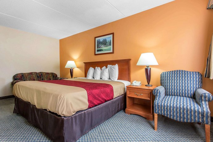 Econo Lodge & Suites Southern Pines