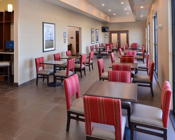 Comfort Inn Suites Mandan Bismarck Compare Deals