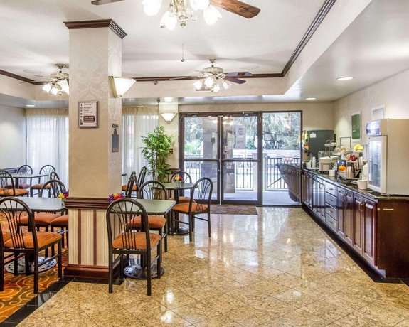 Comfort Suites Daphne Compare Deals