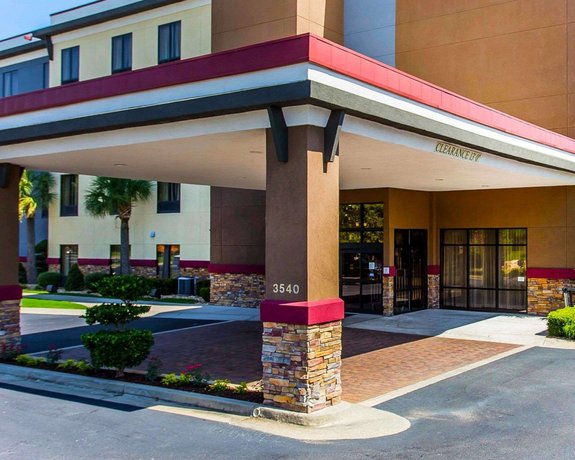 Comfort Suites Stockbridge Compare Deals