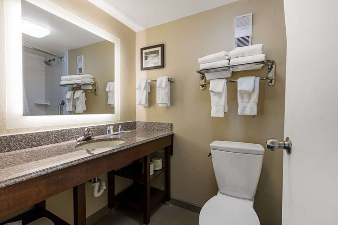 Comfort Inn Suites Little Rock Airport Compare Deals
