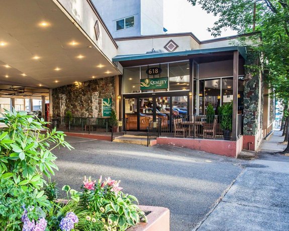 Quality Inn Suites Seattle Center Compare Deals