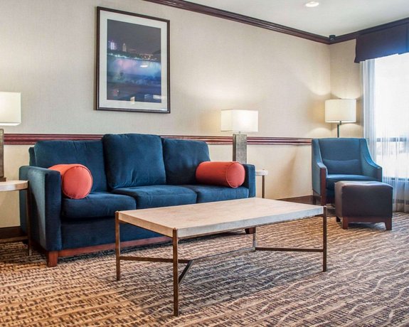 Comfort Inn Near Walden Galleria Mall Cheektowaga Buffalo