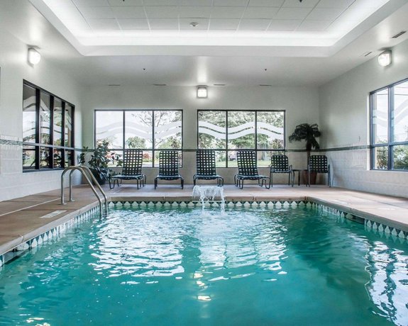 Comfort Inn Near Walden Galleria Mall Cheektowaga Buffalo