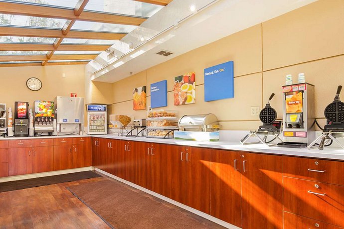 Comfort Inn Suites Seatac Seattle Compare Deals
