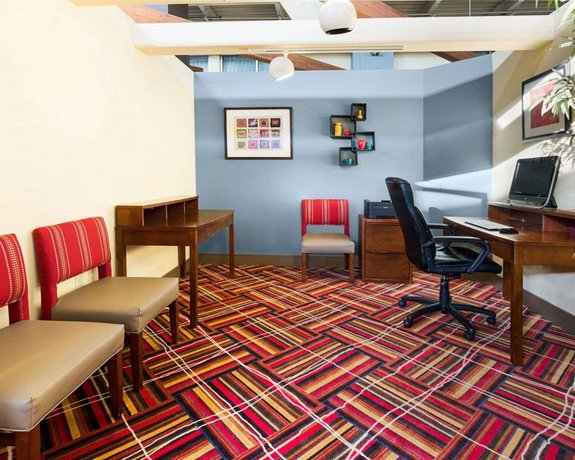 Comfort Inn Suites Airport Syracuse Compare Deals