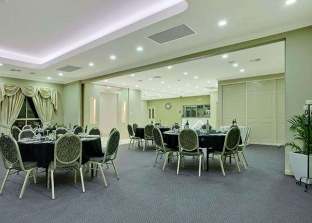 Comfort Inn Bushman S Parkes Compare Deals