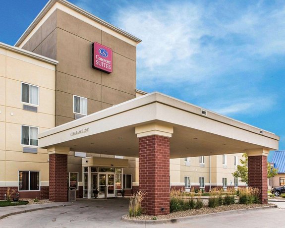 Comfort Suites Coralville Compare Deals