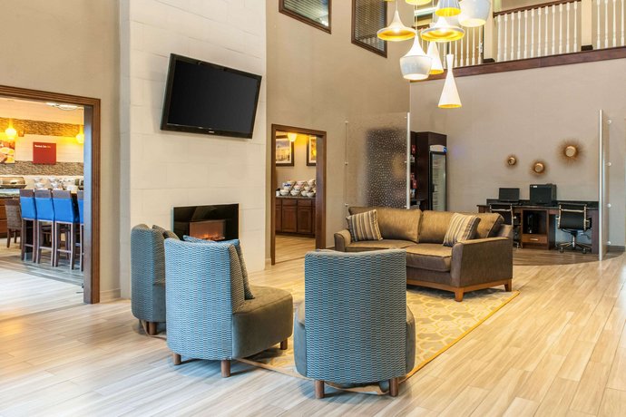 Comfort Suites Vincennes Compare Deals