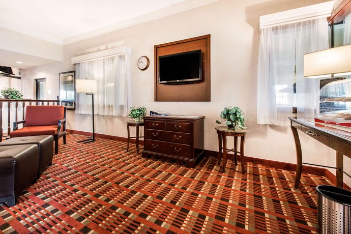 Comfort Inn Suites Streetsboro Compare Deals