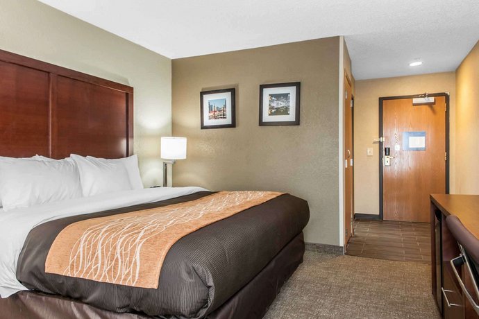 Comfort Inn Blue Ash Cincinnati Compare Deals