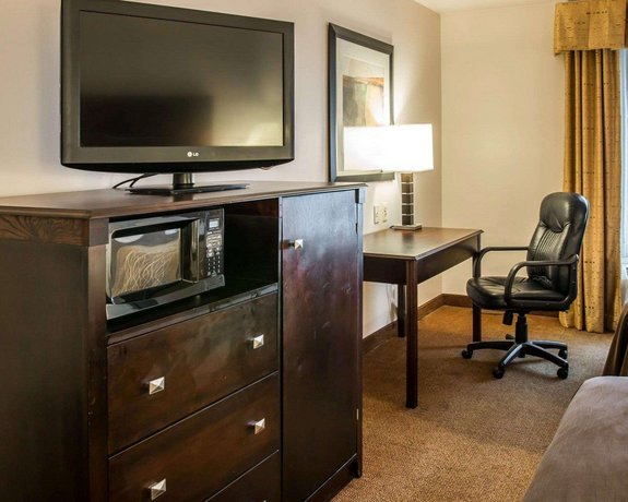 Comfort Inn Suites Fenton Compare Deals