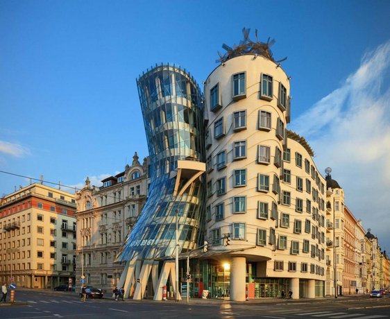 댄싱 하우스 호텔, Dancing House Hotel