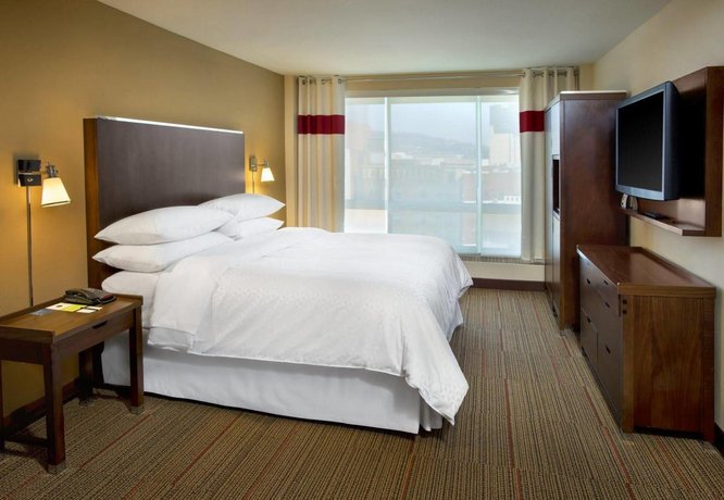 Holiday Inn Charleston (West Virginia)