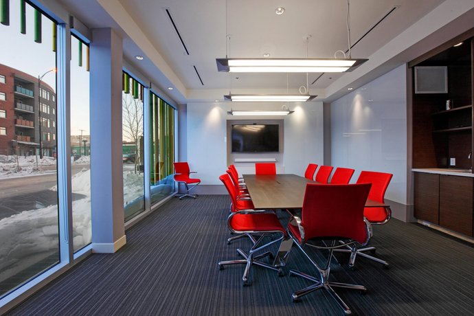 Mere Hotel Winnipeg Compare Deals