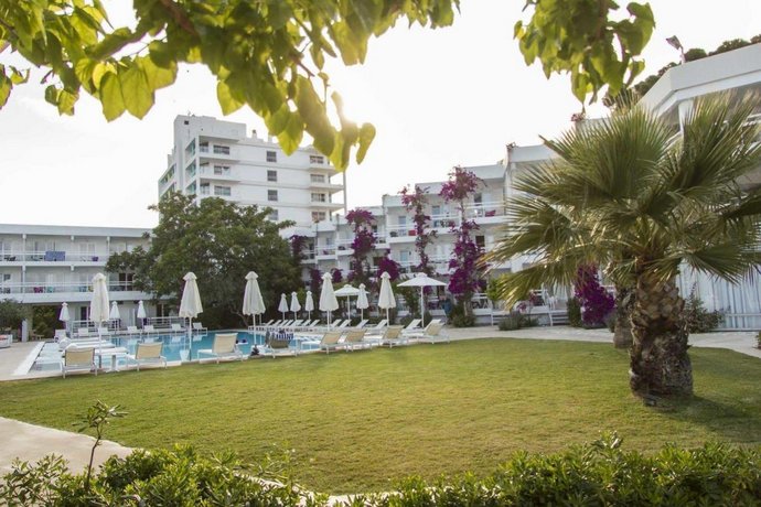 Marathon Beach Resort Nea Makri Compare Deals - 