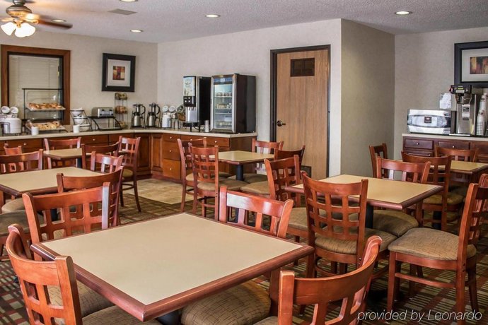 Quality Inn East Liverpool Calcutta Compare Deals