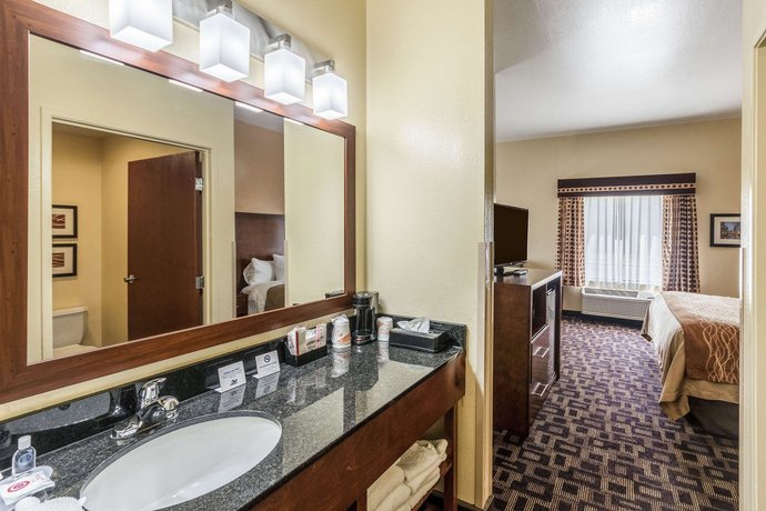 Comfort Inn Suites North Aurora Naperville Compare Deals