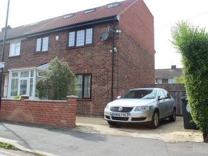 Lovely 3 Bedroom House with large Garden