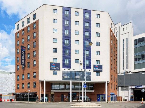 Travelodge Hotel Uxbridge Central London