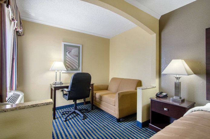 Quality Inn Merriam Kansas City Compare Deals - 