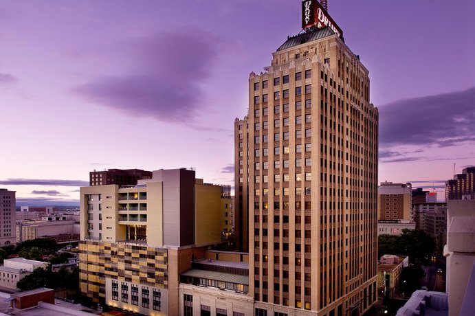 Drury Plaza Hotel Riverwalk San Antonio